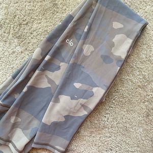 Alo tan camo leggings